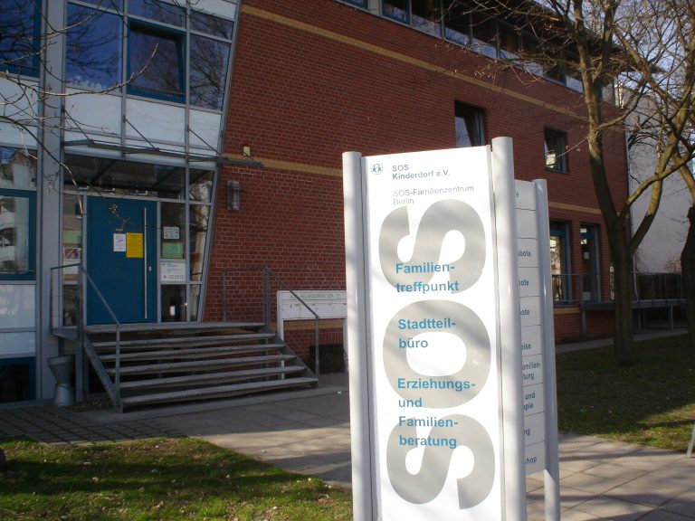 fz ansicht strasse mit saeule 768x576